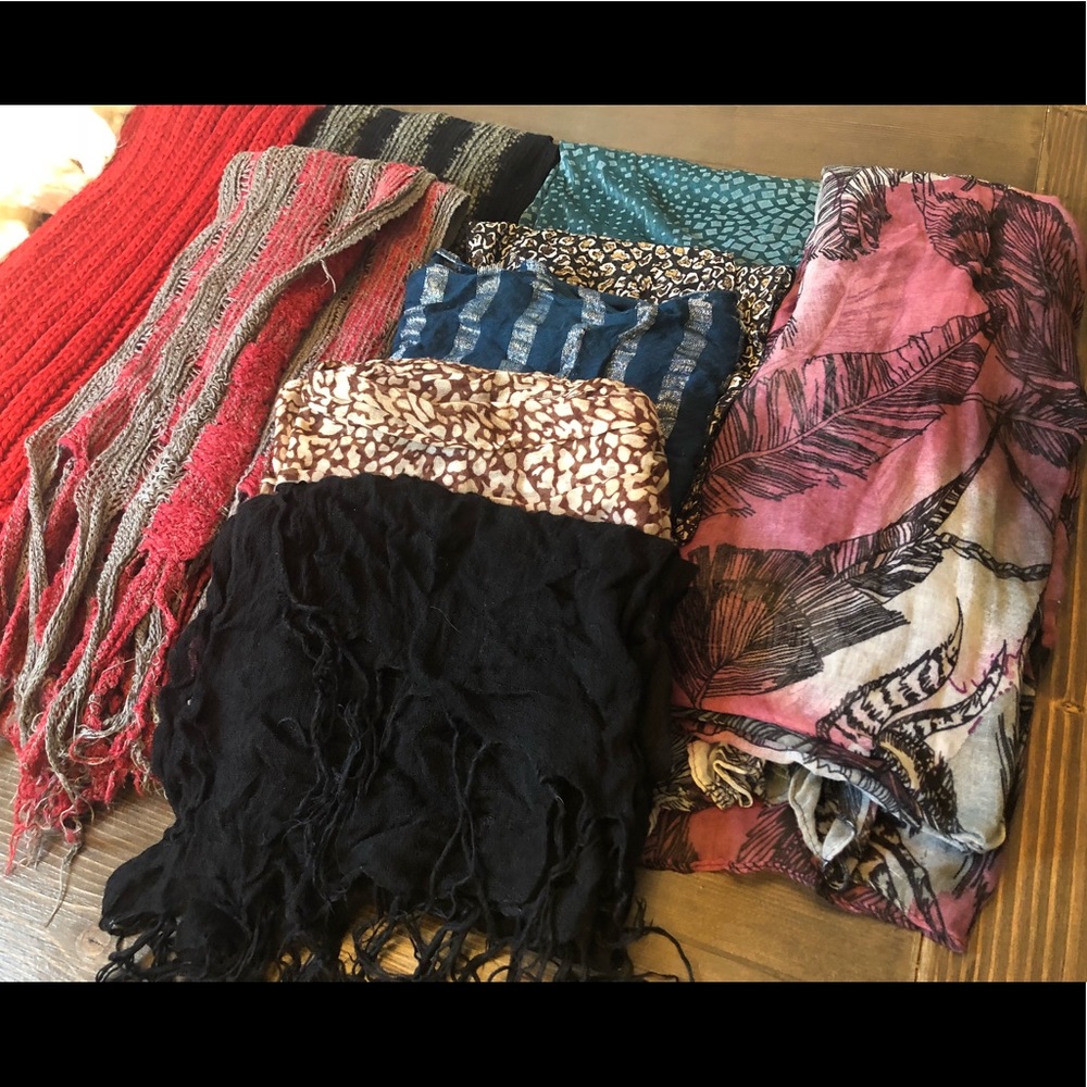 Lot of 15 Scarves